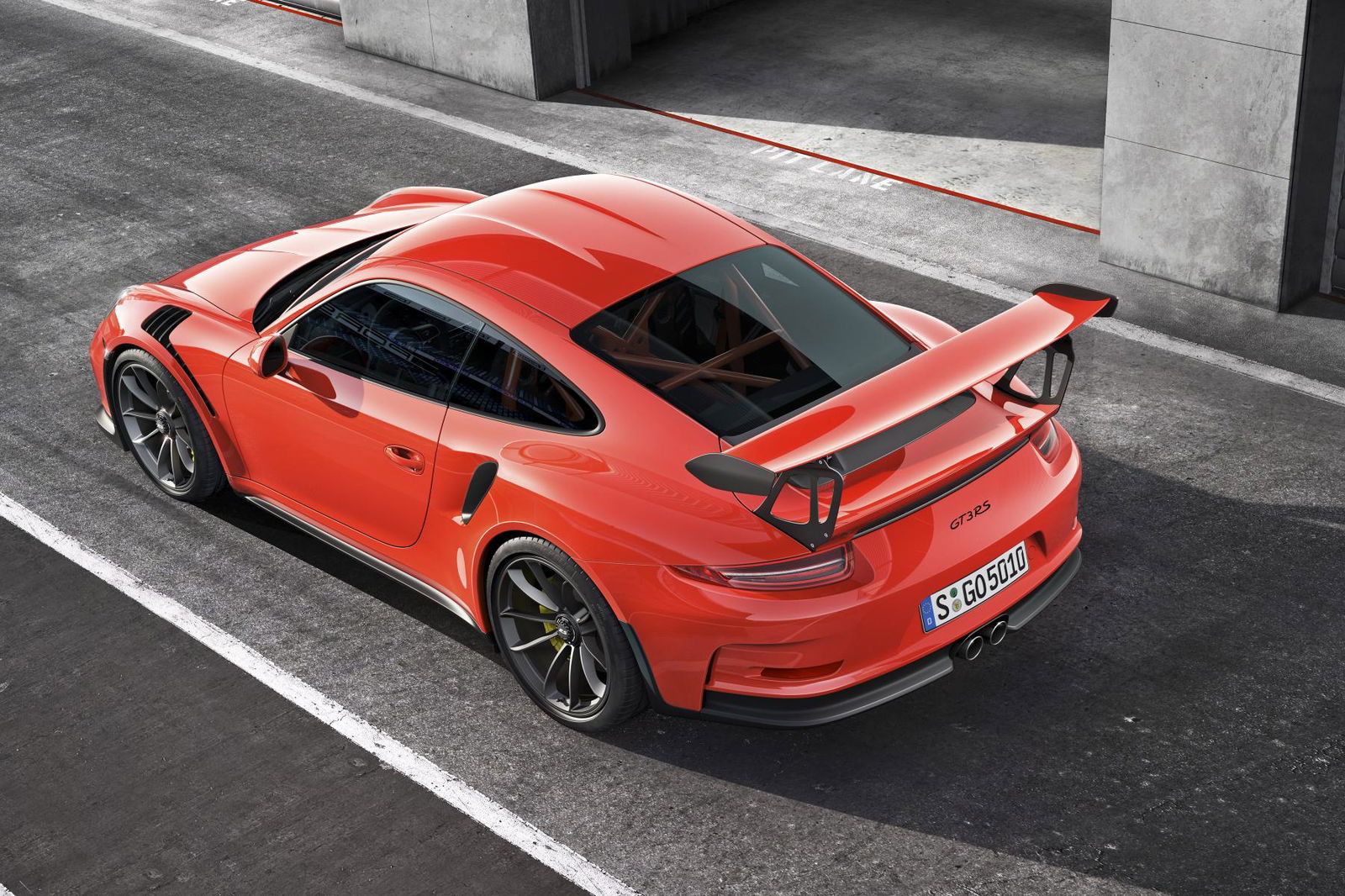 The 911 GT3 RS features the widest tyres of any 911 model as standard.