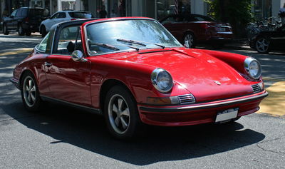 “Porsche 912 Targa red” by Mr.choppers via Wikipedia