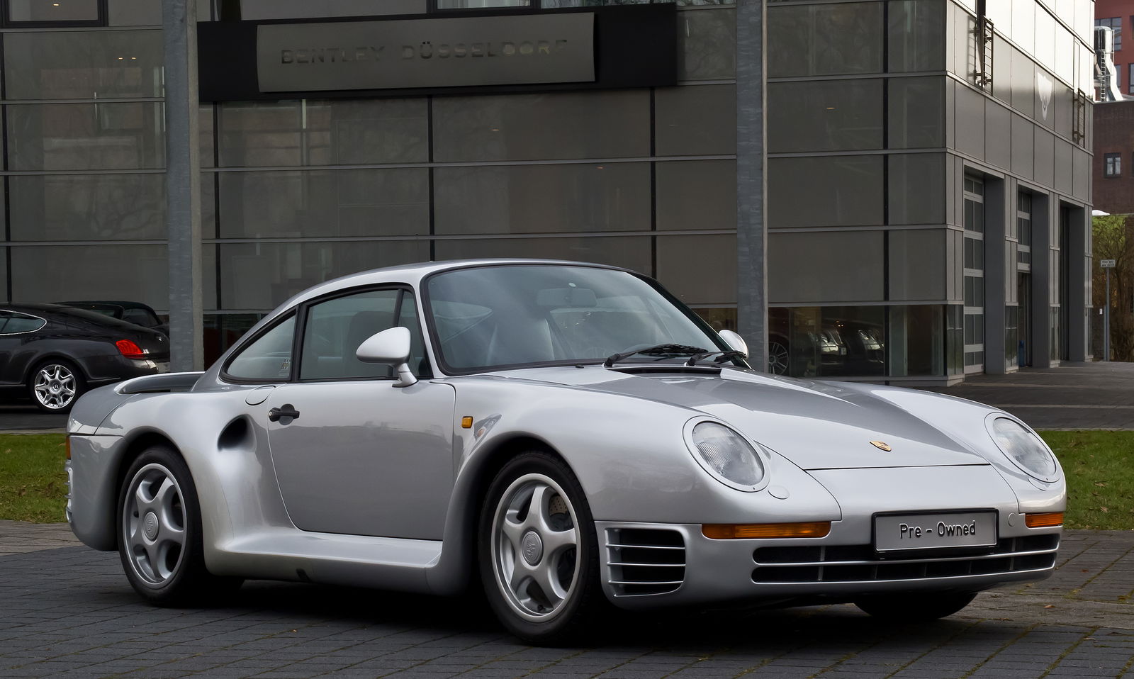6 Cars That Were Technologically Ahead Of Their Time