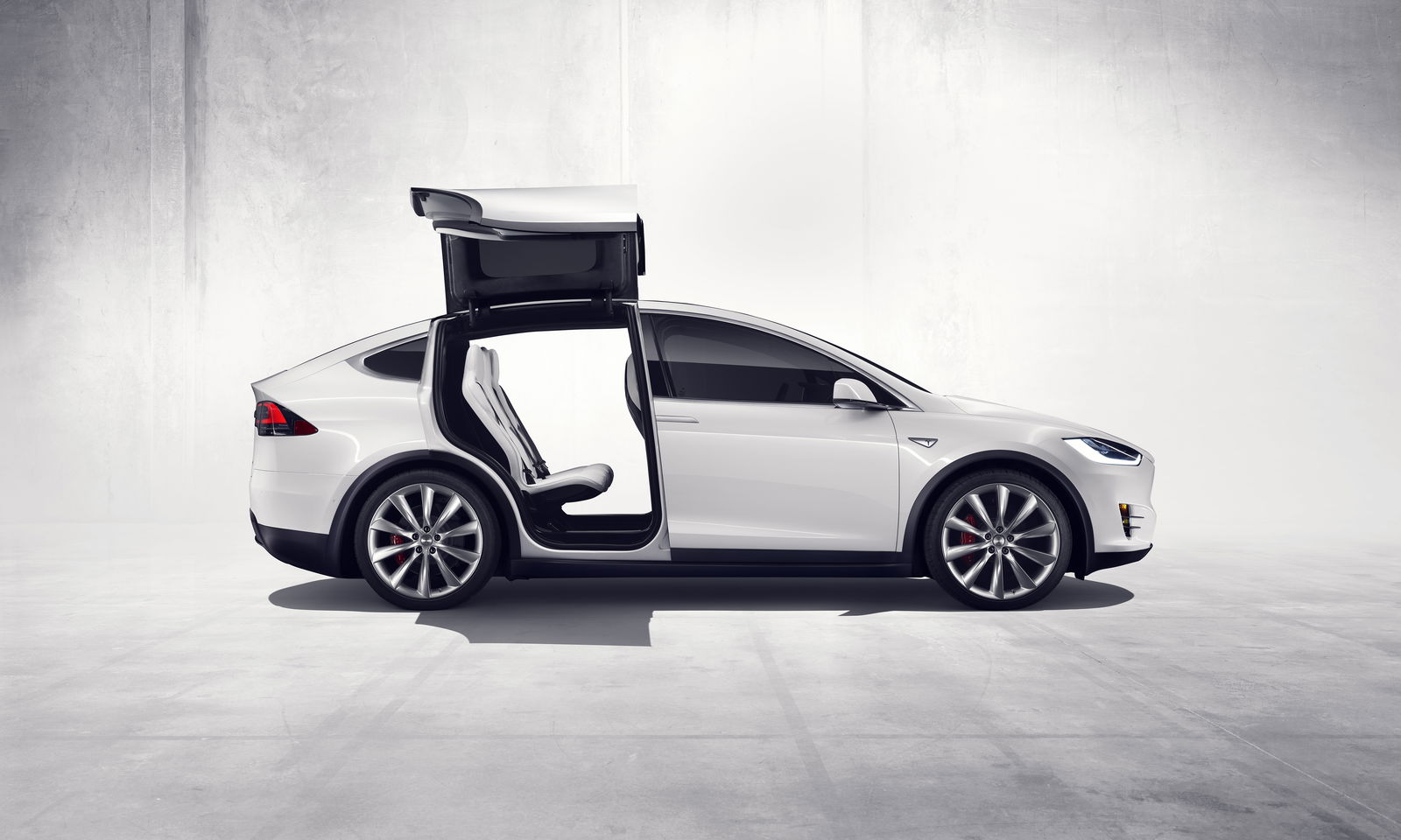 6 Astonishing Facts About The Tesla Model X 