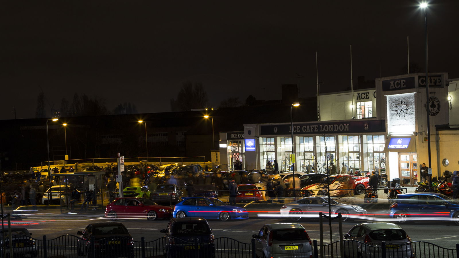17 Spectacular Photos And Videos From The First Ever Car Throttle Meet