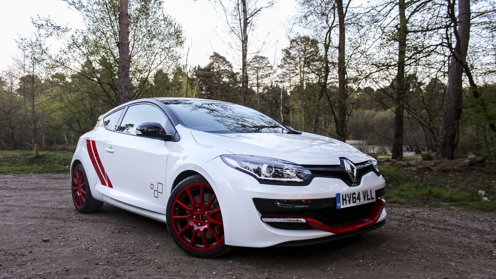 Why There's No Better Hot Hatch Than A FWD Megane RS 275 Trophy R
