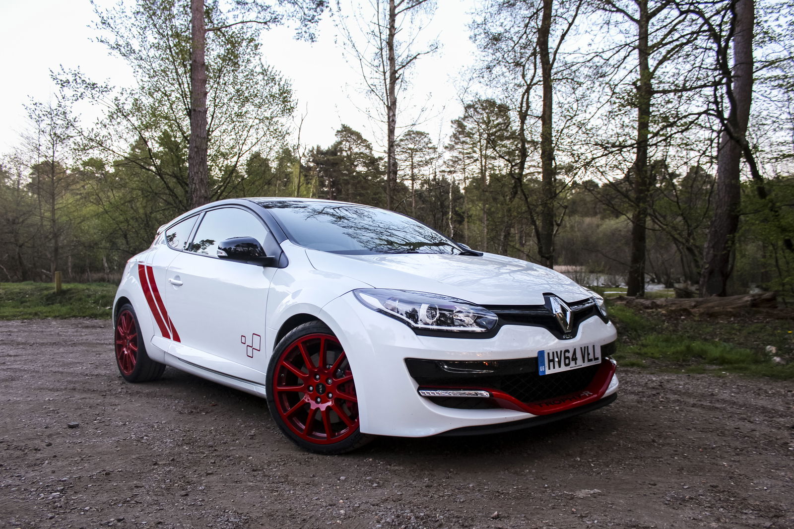 This Nissan Juke RS Just Drove The Goodwood Hillclimb On 2 Wheels 