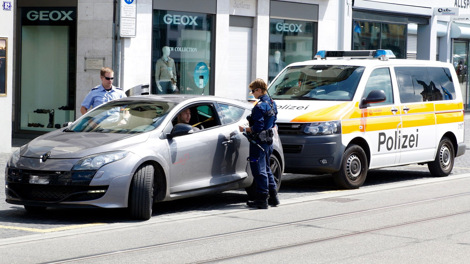 7 Things Every Parent Needs To Teach Their Children About Cars