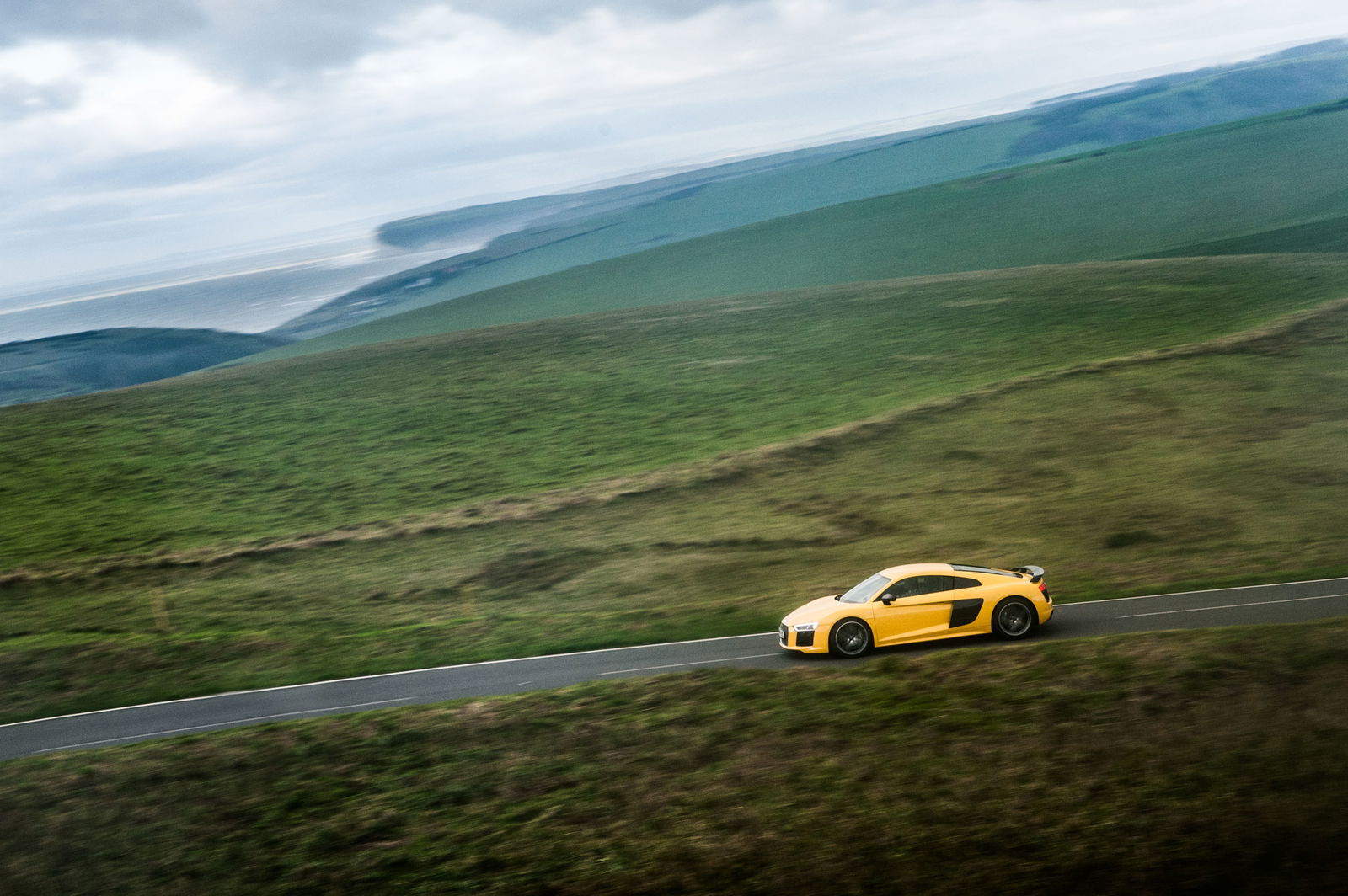Audi R8 V10 Plus Vs GT: Supercar Battle Of The Generations