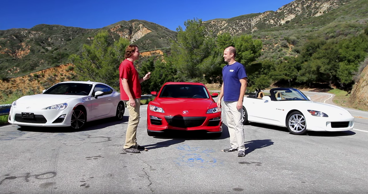 5 Automotive Podcasts That'll Make Christmas Traffic More Bearable
