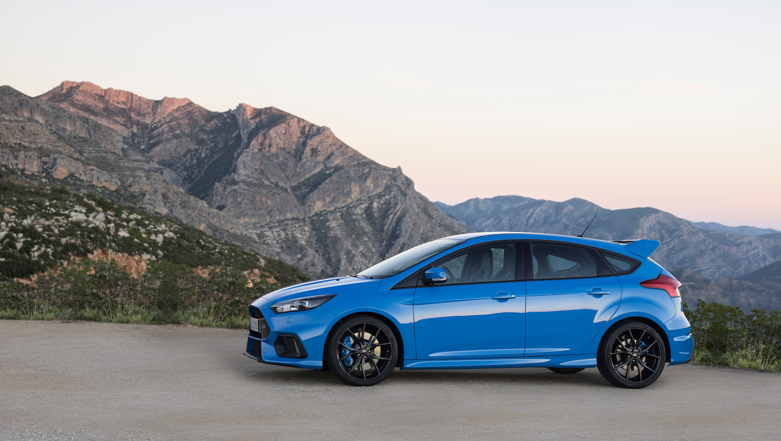 2016 Ford Focus RS Review: The Perfect Hoonigan And Drifting Legend 
