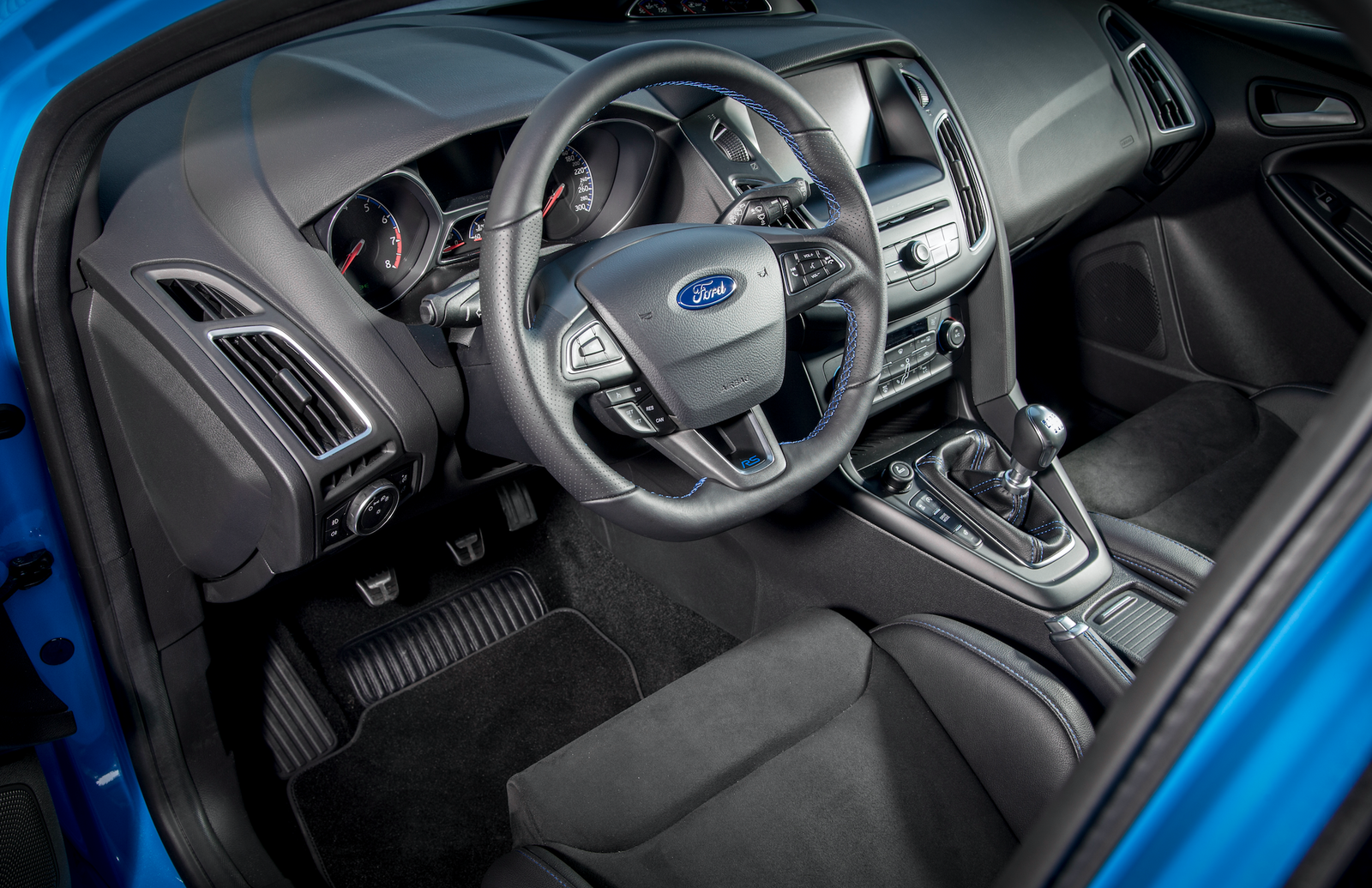2016 Ford Focus RS Review: The Perfect Hoonigan And Drifting Legend 