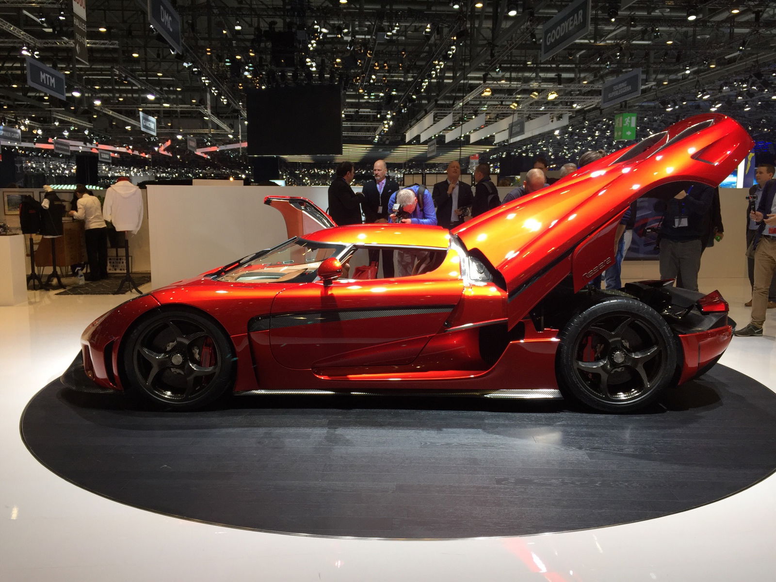 The 1500bhp+ Production-Spec Koenigsegg Regera Is Just As Bonkers As The Concept