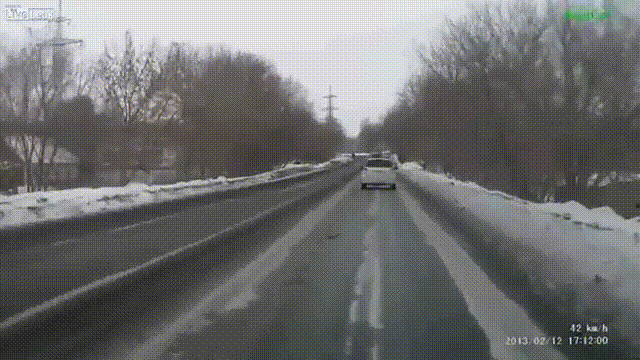 7 Things You Should Never Do When Driving In Bad Weather