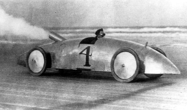 A Stanley Steamer setting a land speed record in 1903.