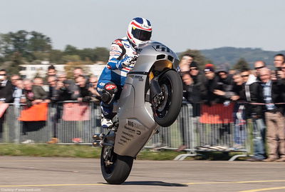 The Stunning Suter MMX 500 Two-Stroke GP Bike Is Taking On The 2016 Isle Of Man TT