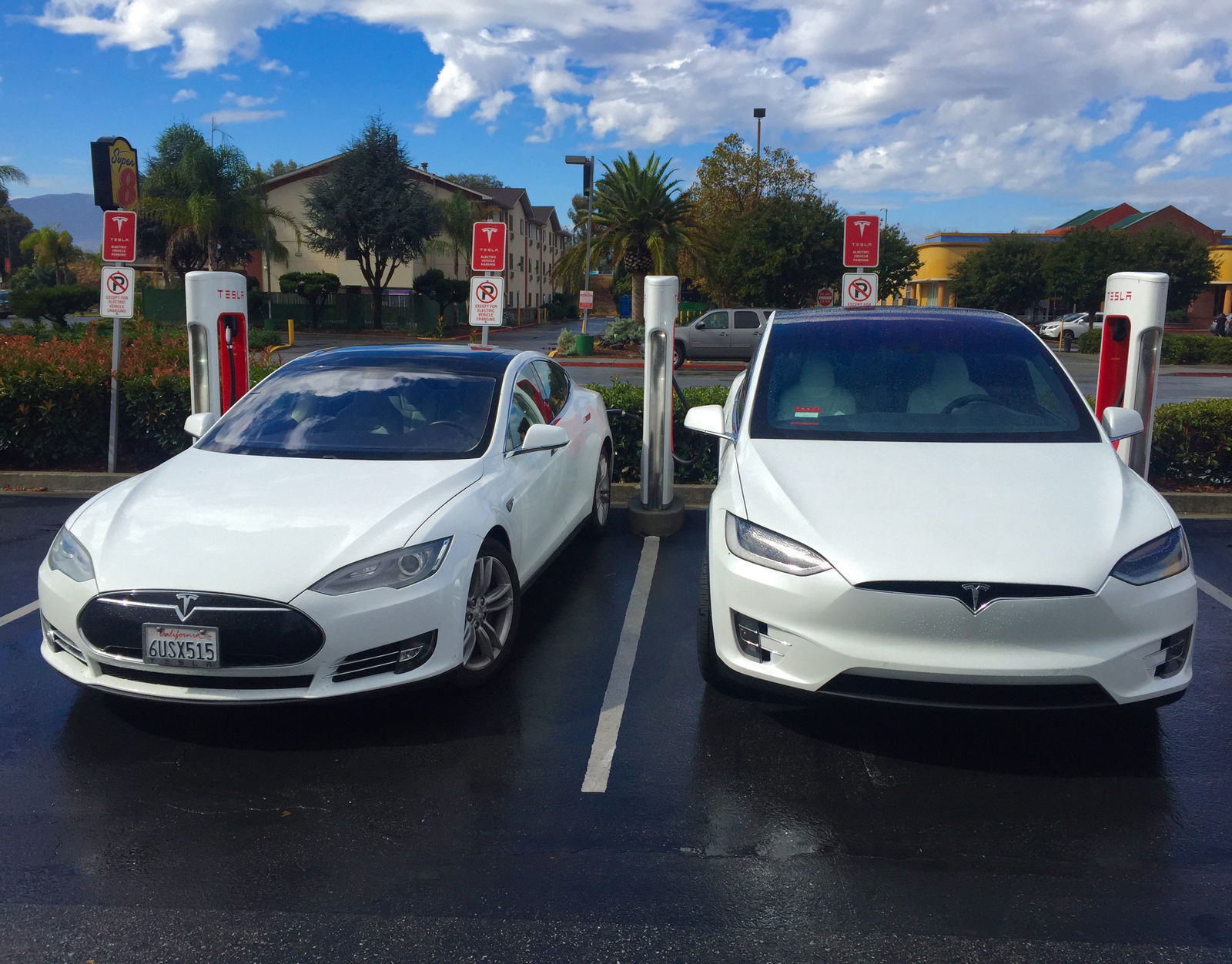 4 Ways Tesla Screwed Up With The Model X