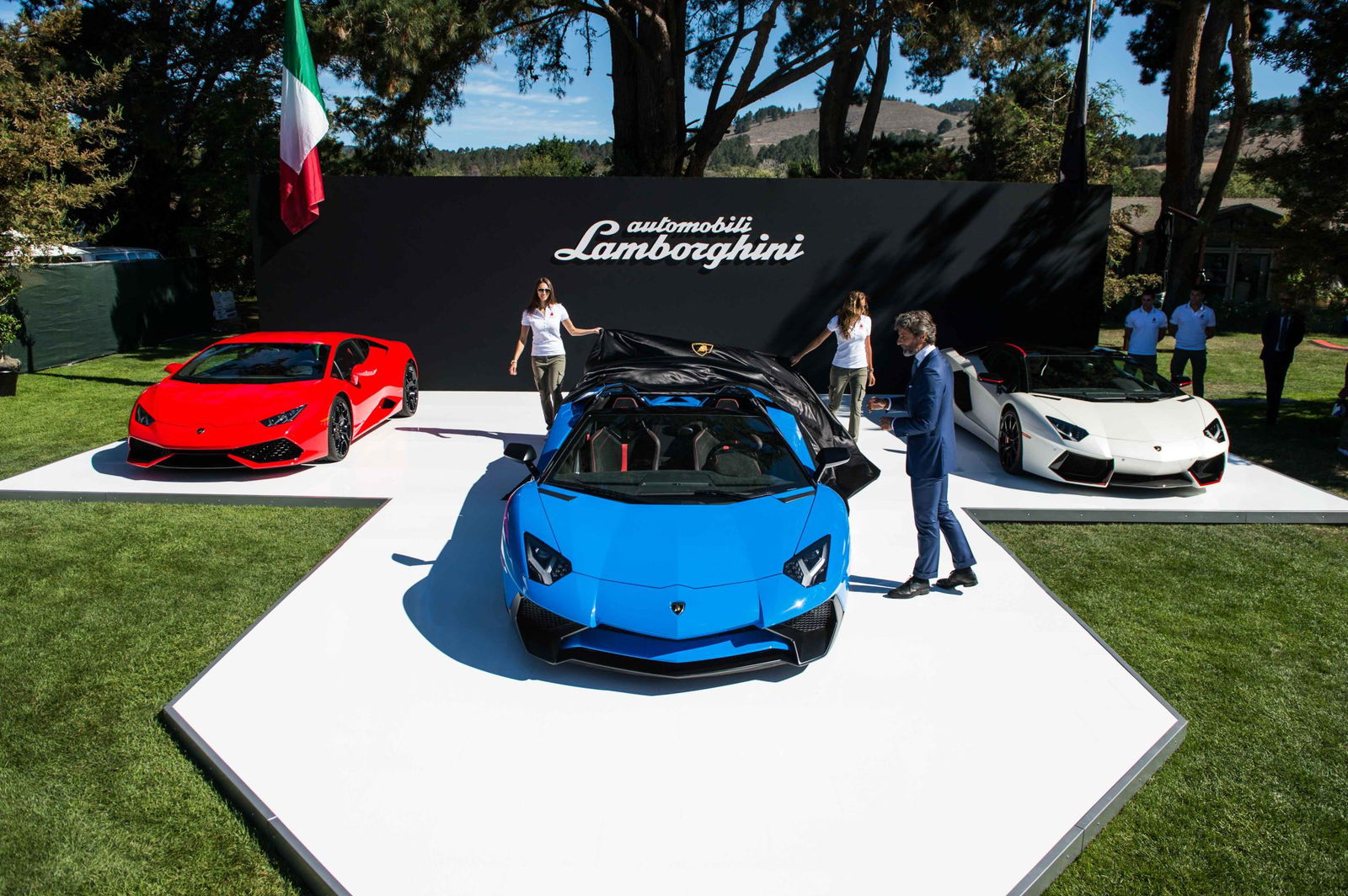 Say Hello To The Stunning Lamborghini Aventador LP 750-4 Superveloce Roadster