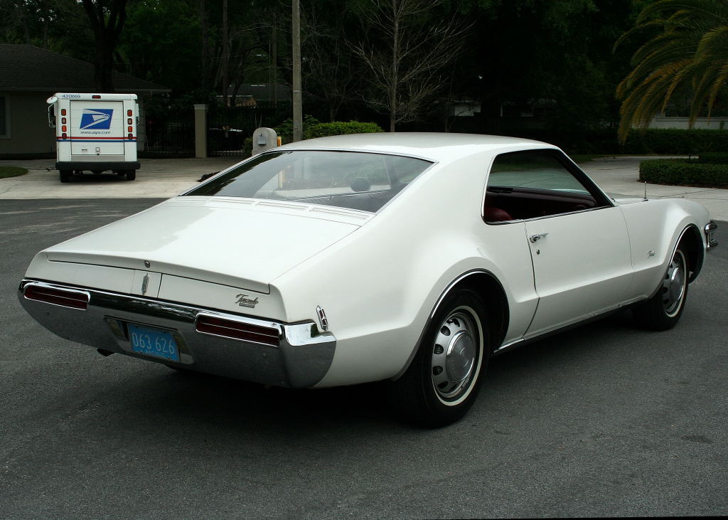 This 1968 Oldsmobile Toronado Is All Kinds Of Front-Wheel Drive Awesome