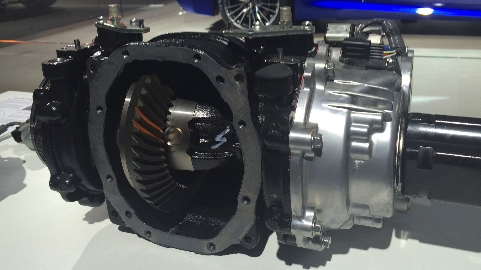 Engineering Explained: How Viscous Limited-Slip Differentials Work