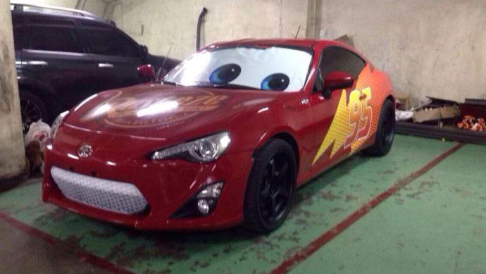 Good Guy Dad Turned His GT86 Into Lightning McQueen For His Son