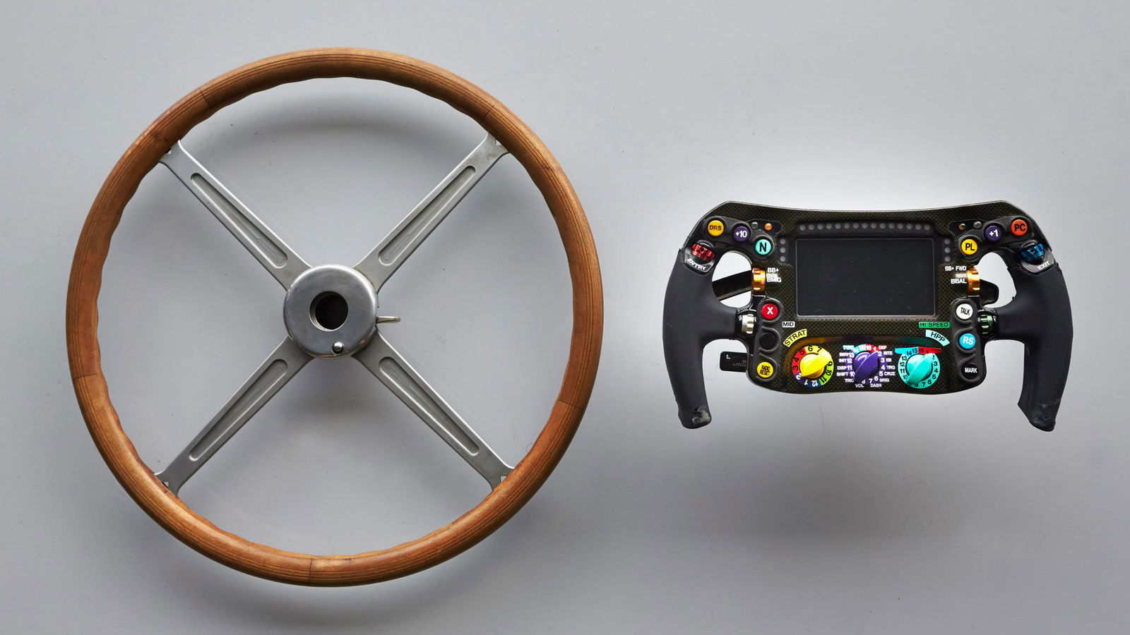 The Difference Between A 1954 And 2014 F1 Steering Wheel Is Astonishing 