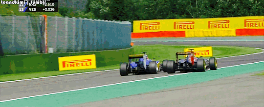24 Brilliantly Opportunistic Racing Overtakes