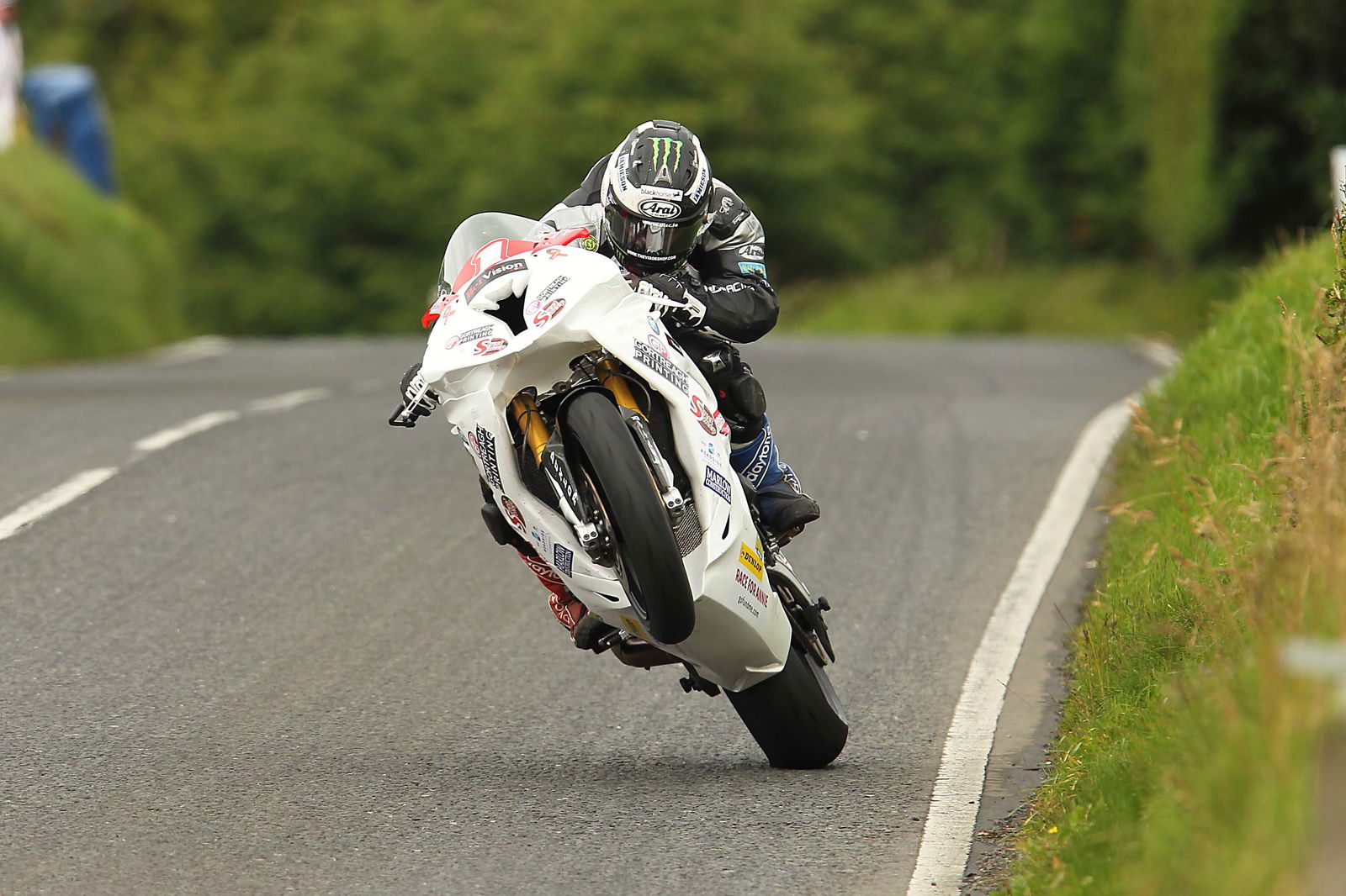 5 Reasons Why TT Riders Are Better Than F1 Drivers