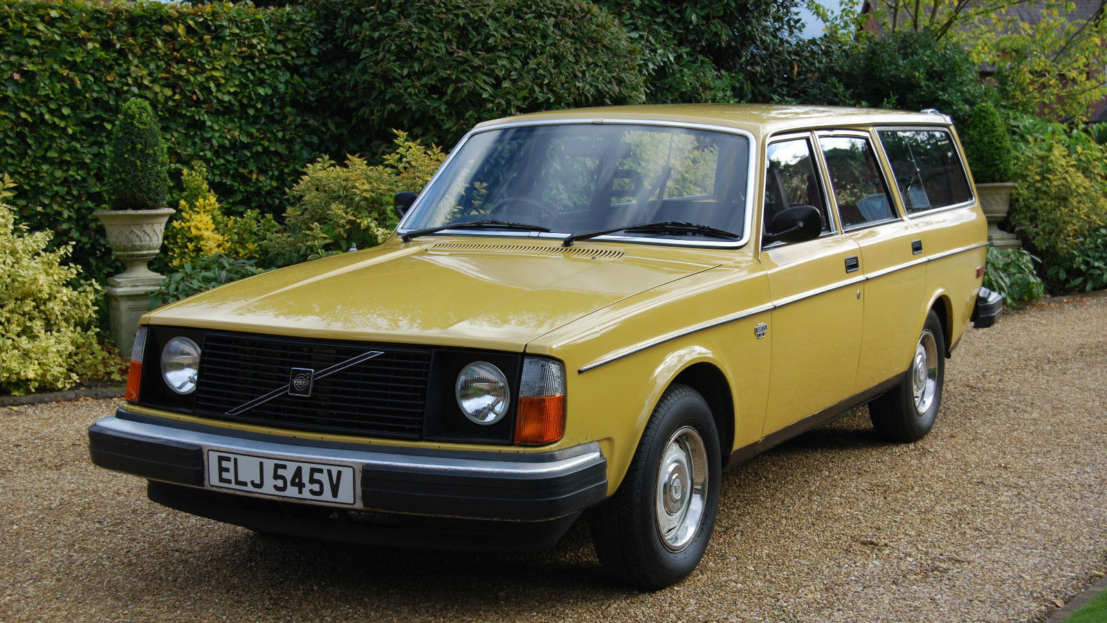 My eBay Crush Today Is This Classy, Low Mileage Volvo 245 DL Tank