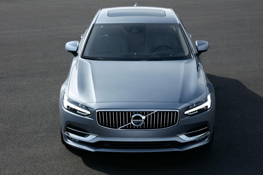 This Is The All-New Volvo S90 And It's Got Autopilot Mode 
