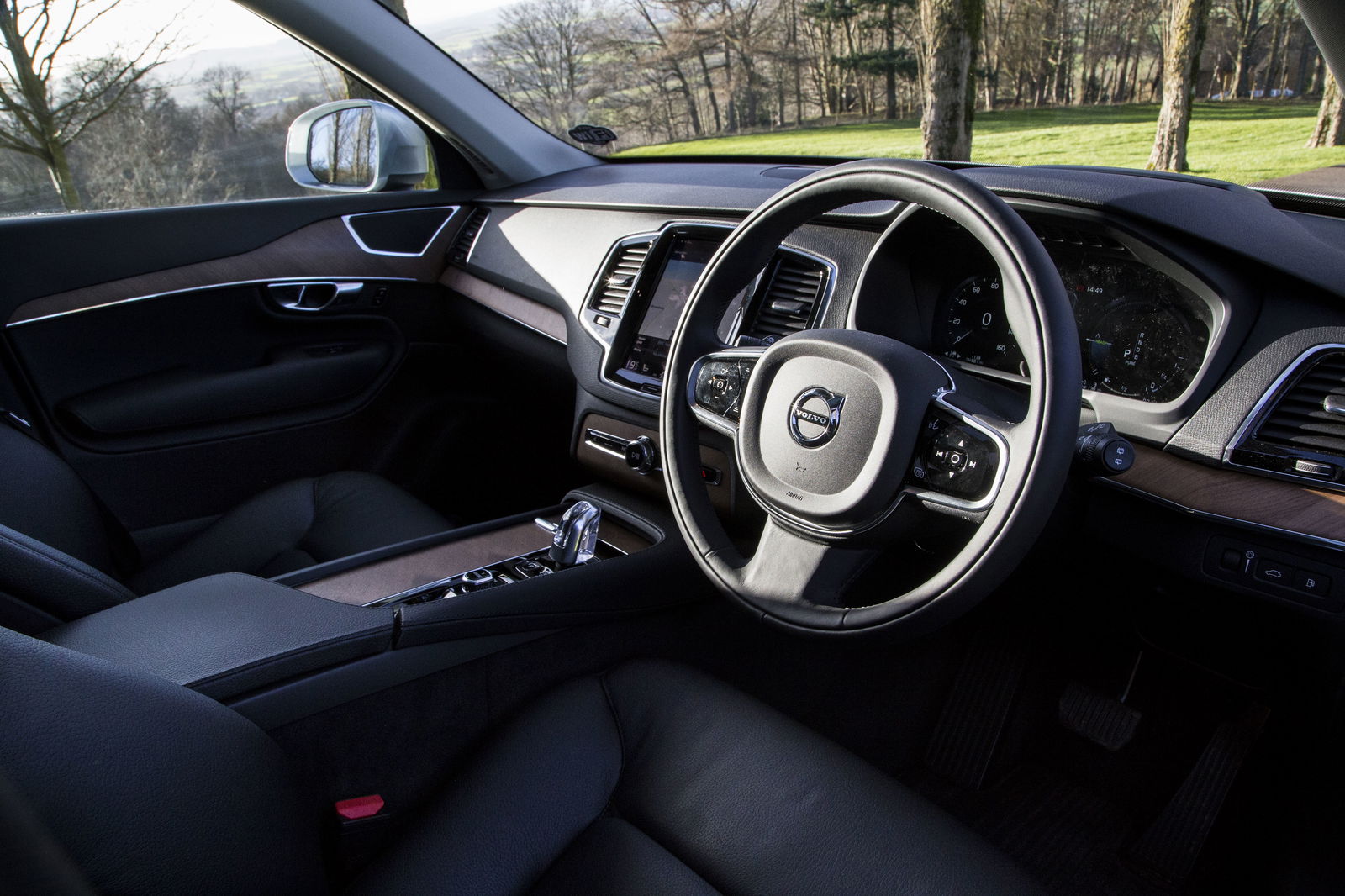 The 400bhp Volvo XC90 T8 Is A Fast SUV People Won’t Hate You For