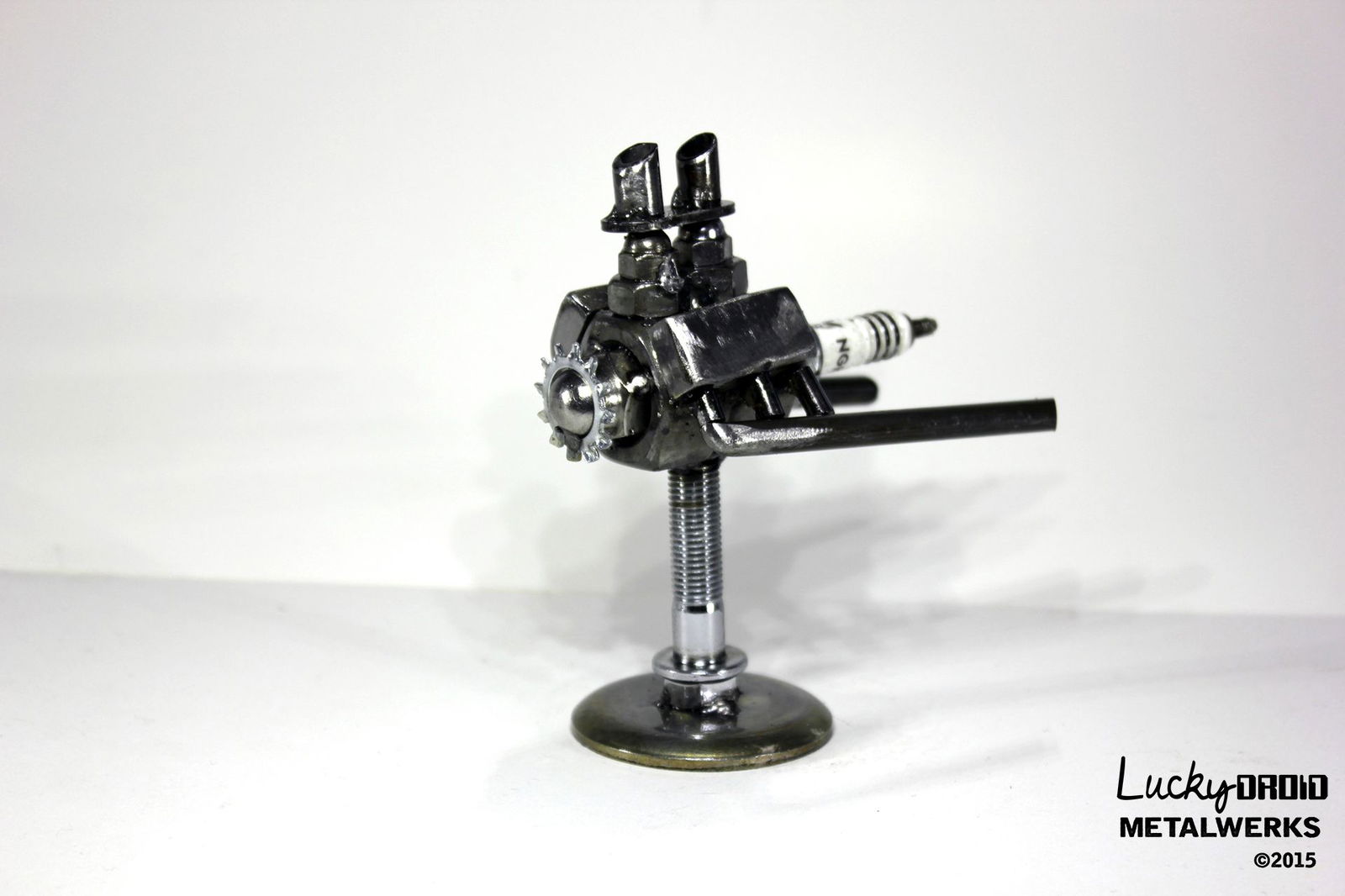 These Incredible Miniature Welded Engines Are the Coolest Things You'll See Today