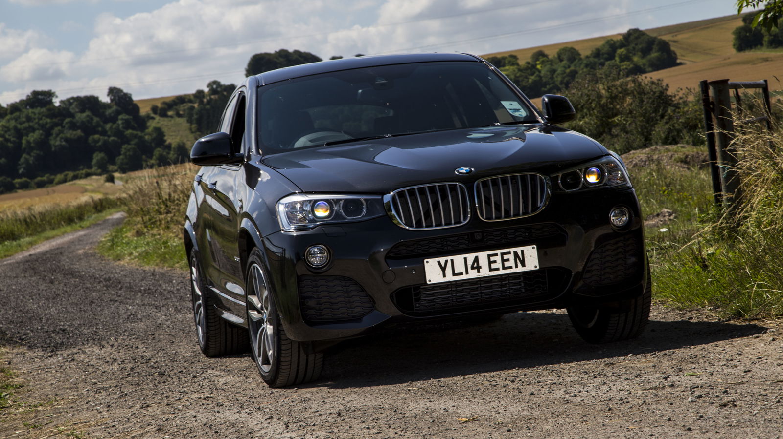 The BMW X4 Is A Weirdly Appealing SUV Coupe With Big Bulges And Expensive Attitude