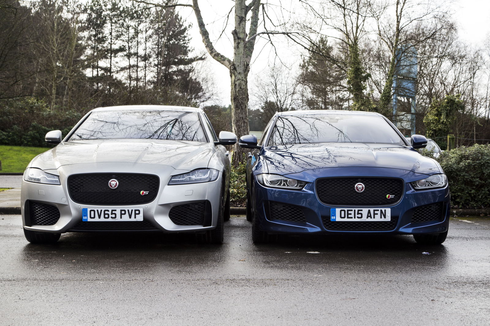 When getting the XE together with the XF, it's a case of playing spot the difference...