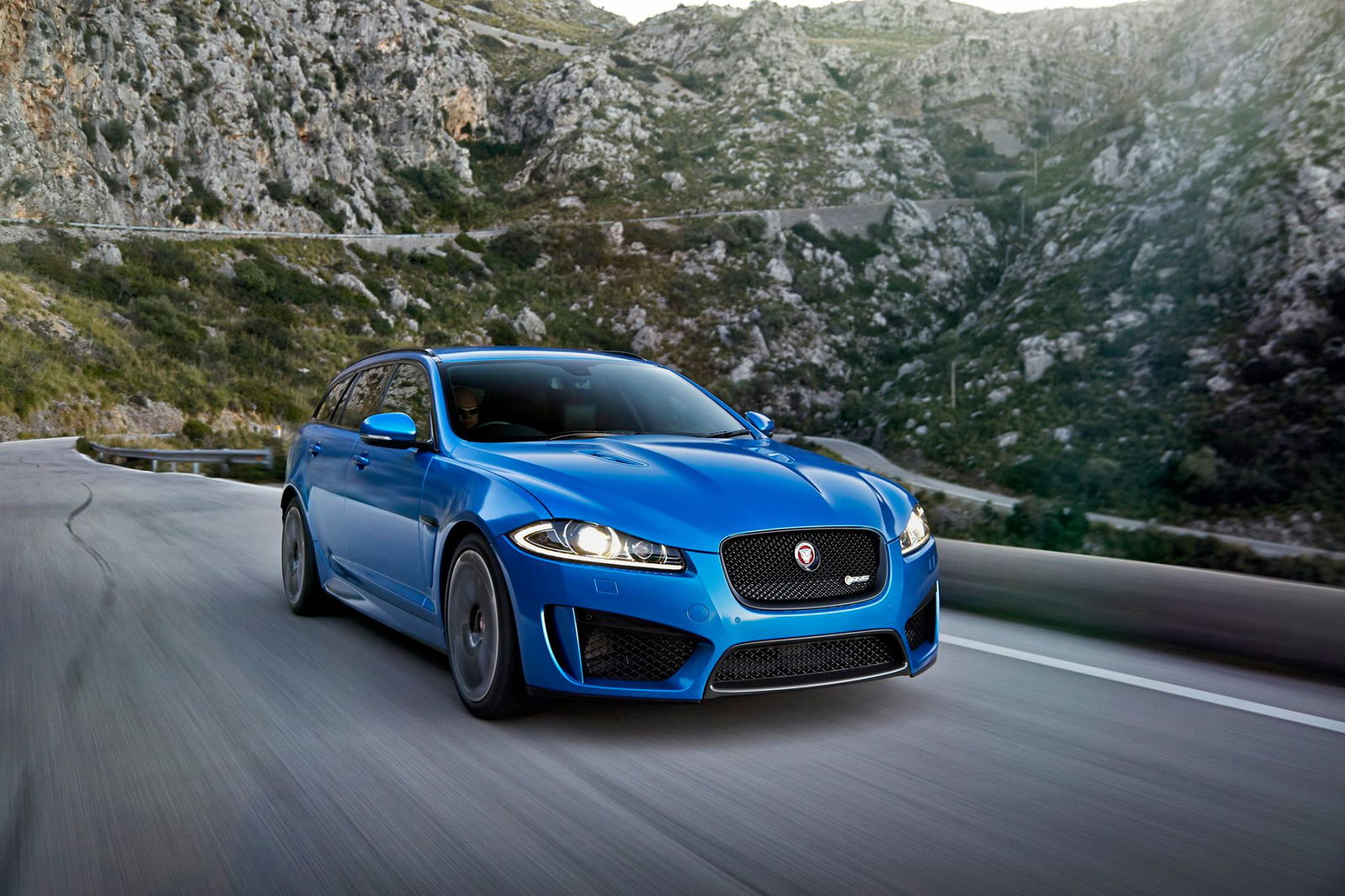 15 Performance Wagons That Petrolheads Lust After Most 