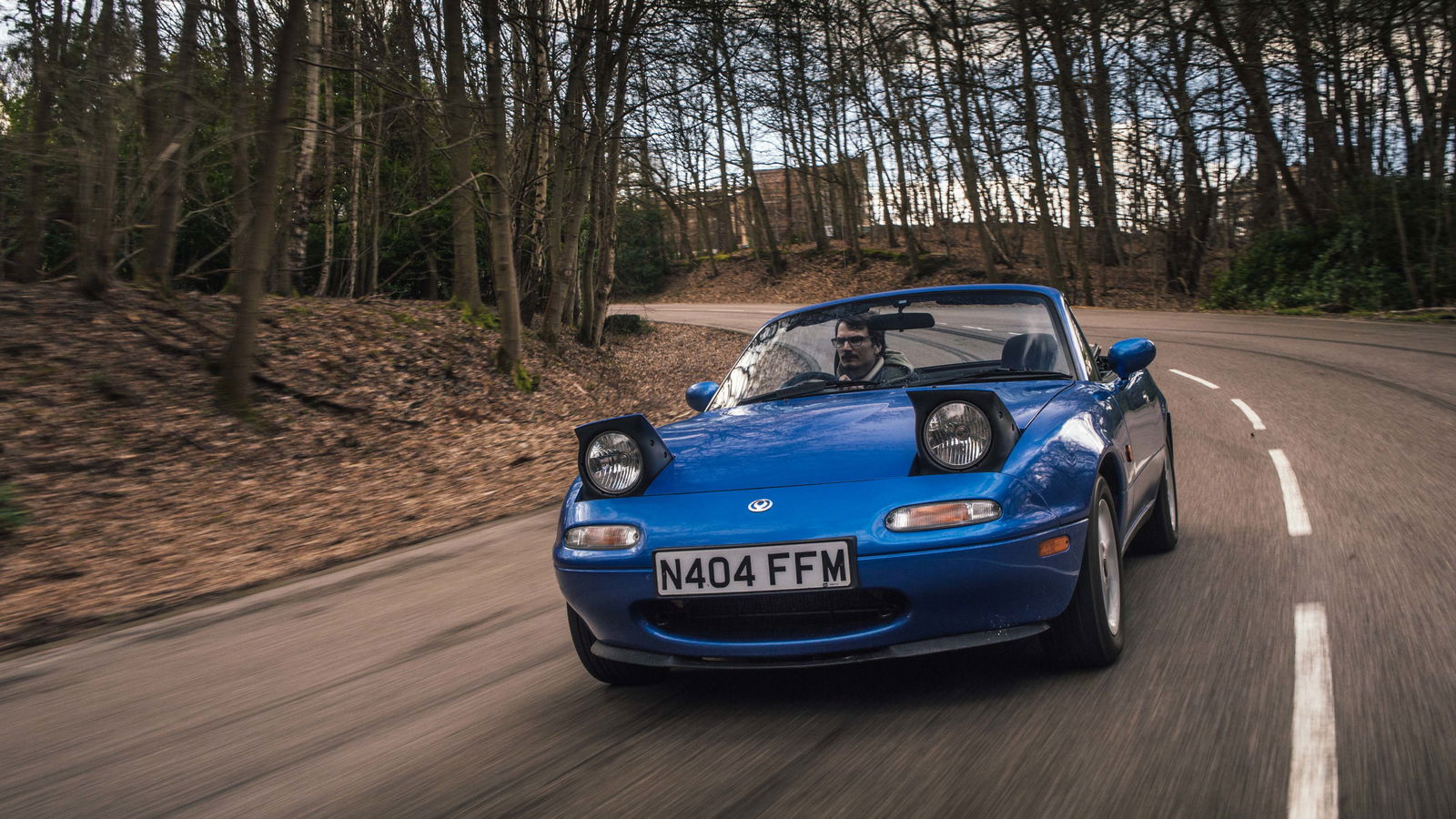 Mazda Is Going To Start Its Own First-Gen MX-5 Restoration Service