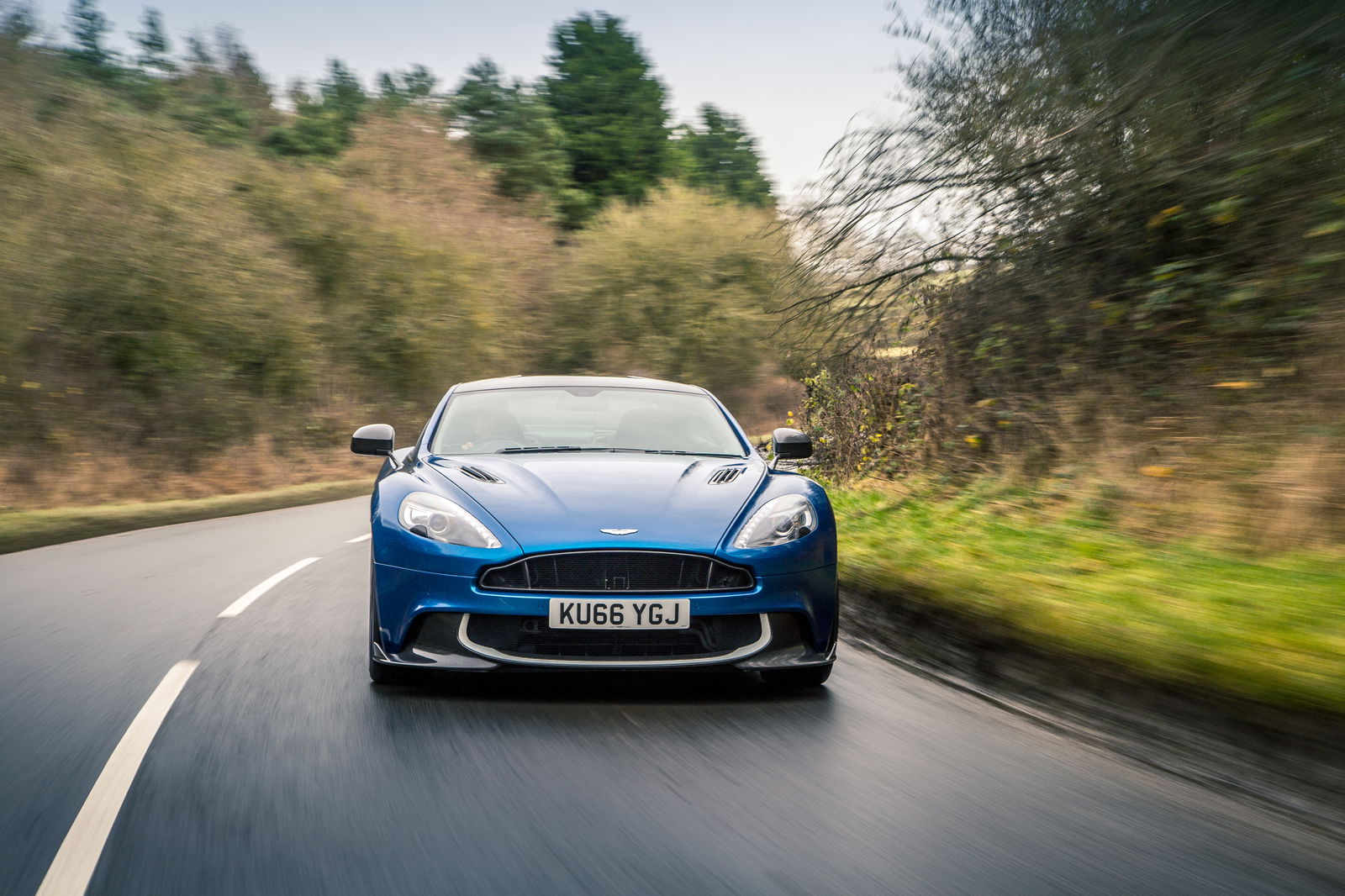 Aston Martin Vanquish S Review: The Old-School V12 Hero That's Better Than Ever