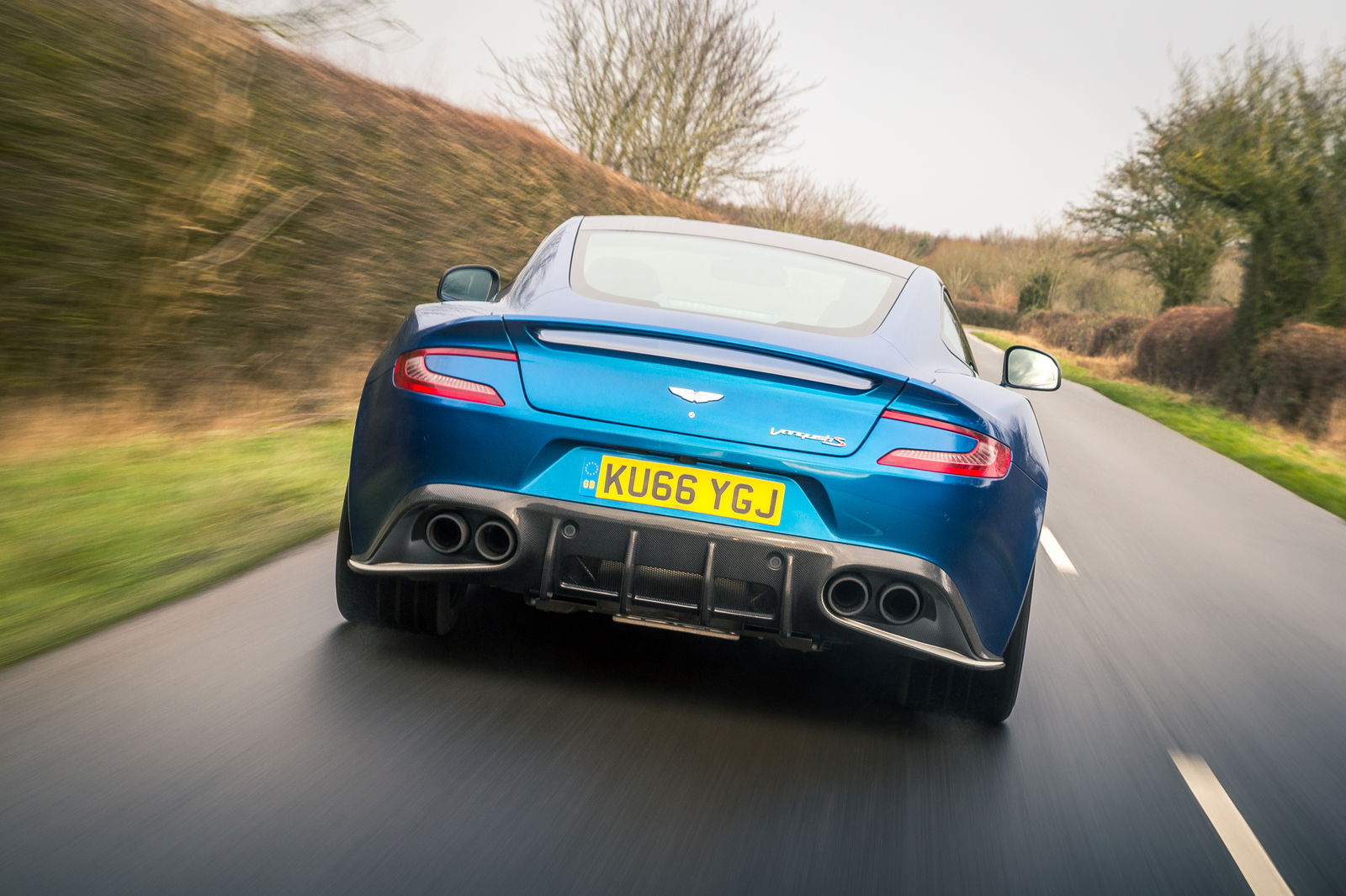 Aston Martin Vanquish S Review: The Old-School V12 Hero That's Better Than Ever