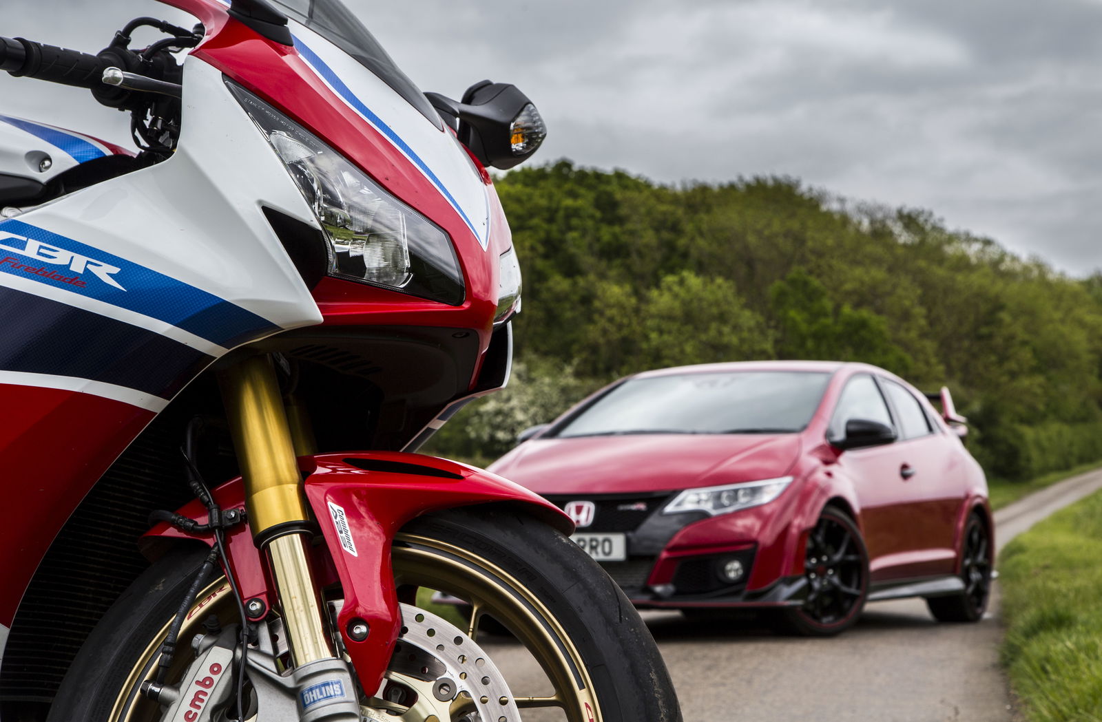 Honda Fireblade SP Vs Civic Type R: Which Is Faster In The Real World?