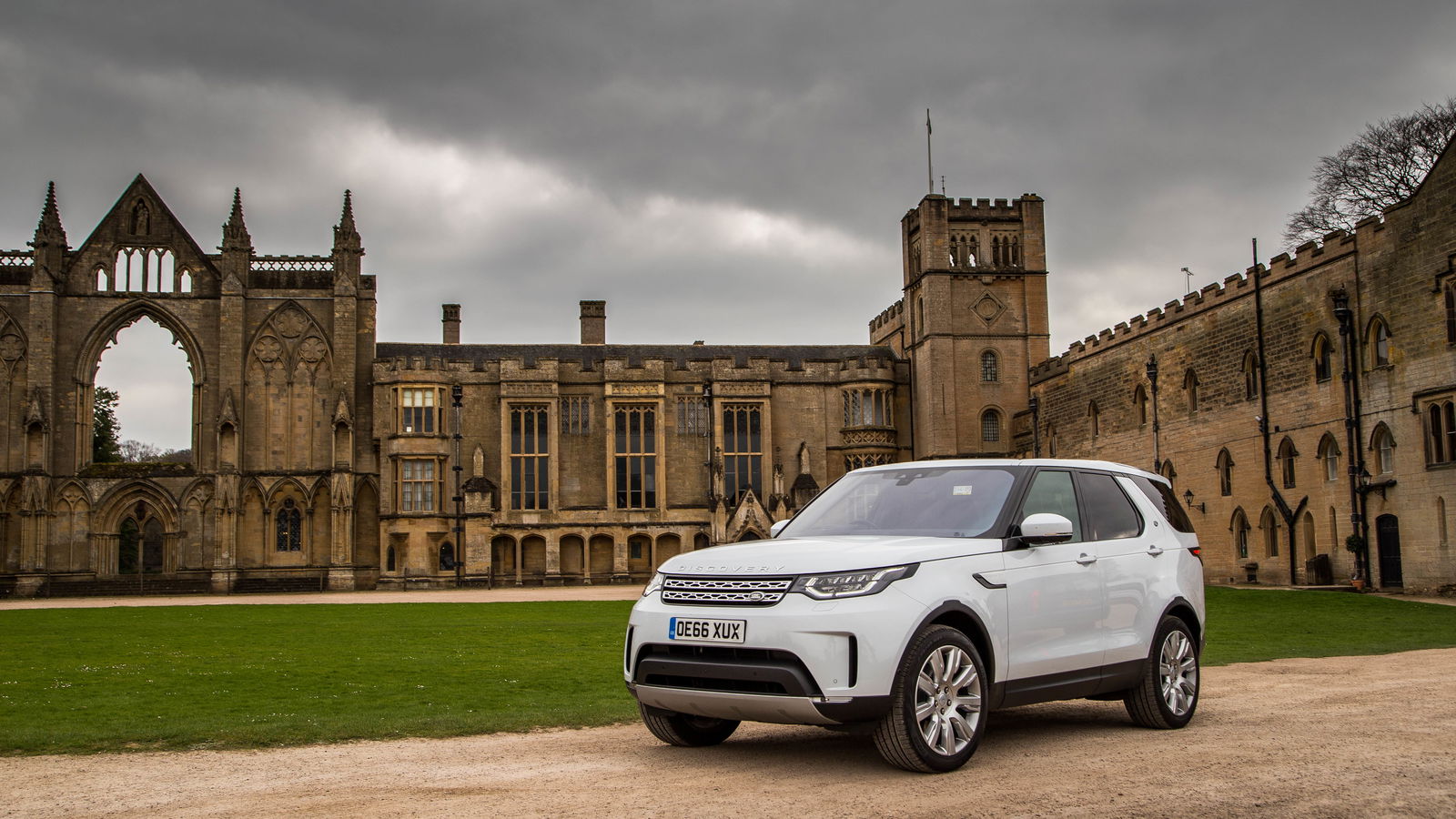 7 Things I Learned After Driving A 2018 Land Rover Discovery