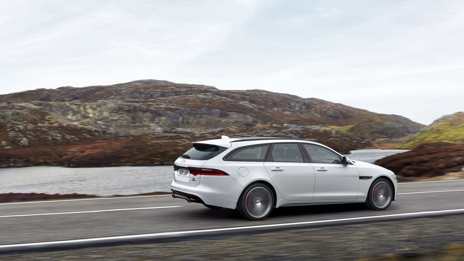 Full Details Released For Sleek New Jaguar XF Sportbrake