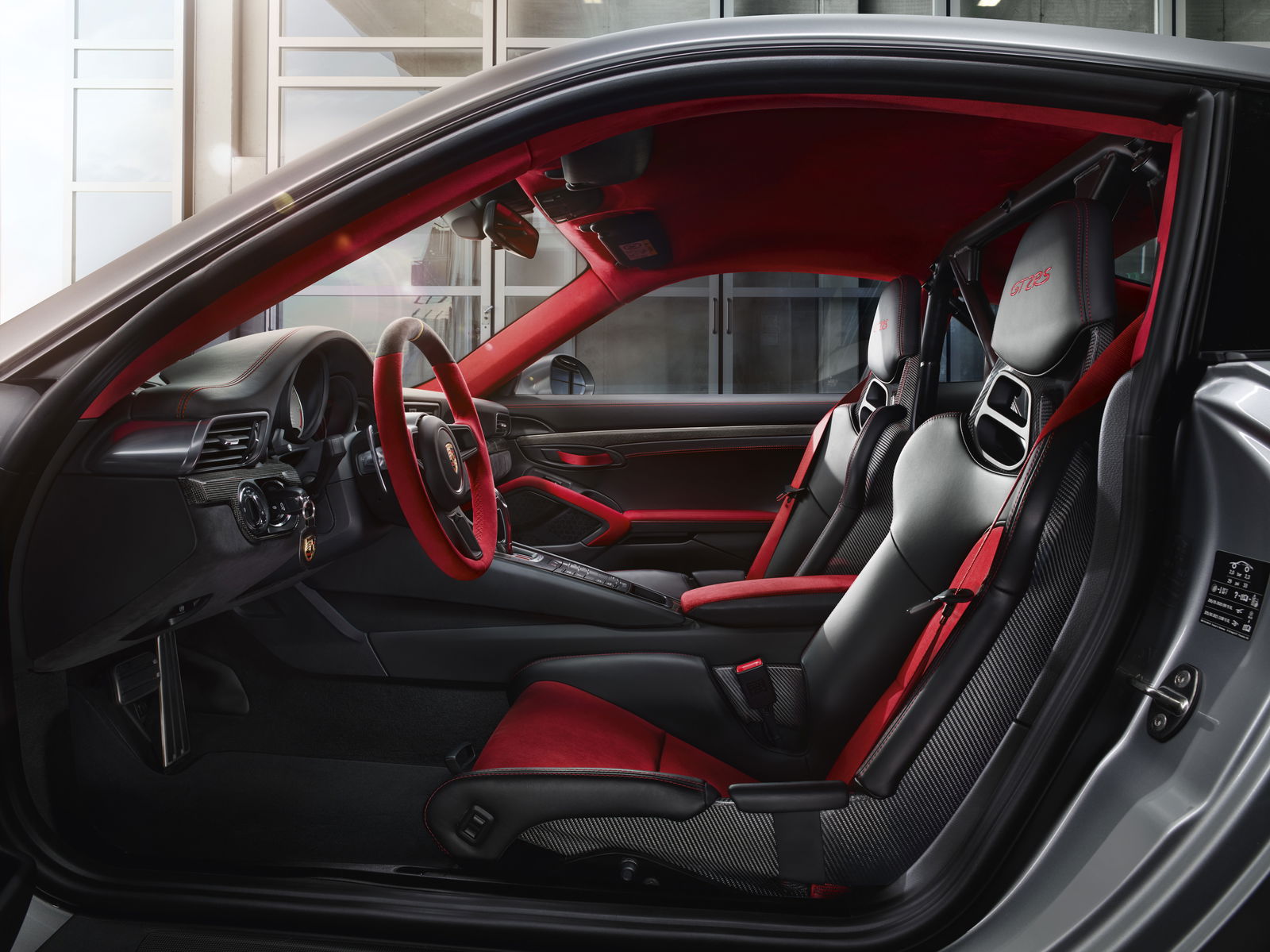 The 690bhp Porsche 911 GT2 RS Is A Seriously Rapid Slice Of Stuttgart Perfection