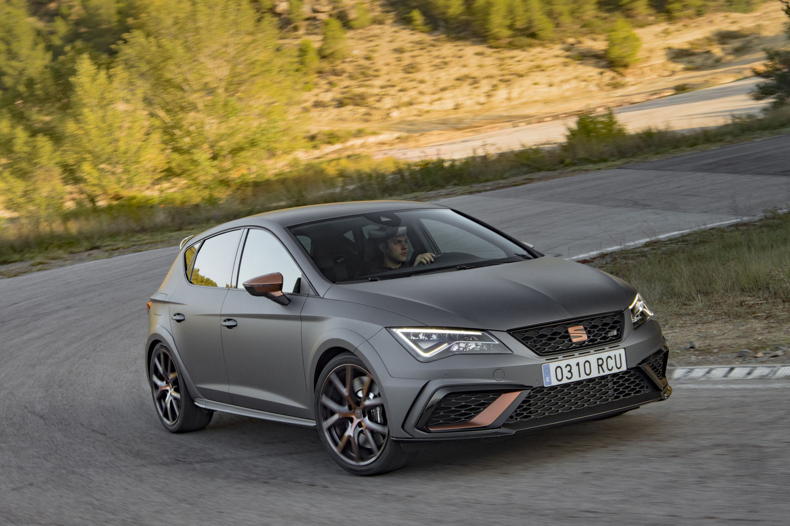 Seat Leon Cupra R Review: The Spanish GTI Clubsport S?