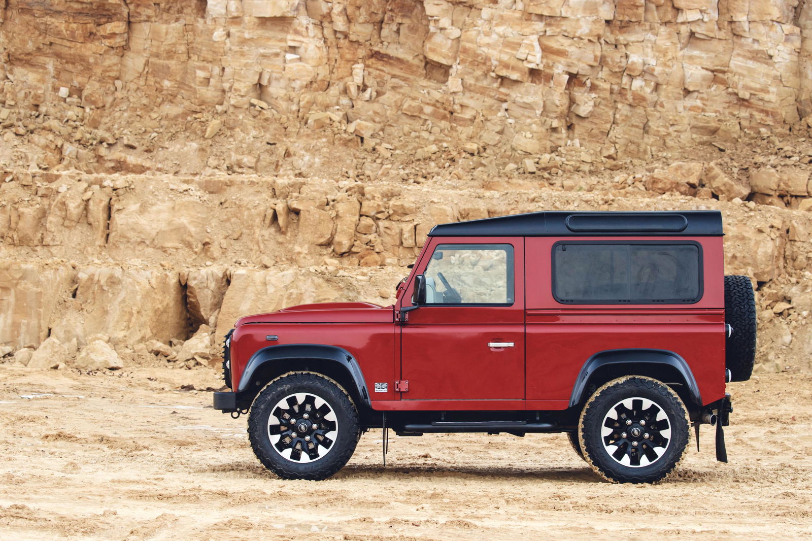 Land Rover Reintroduces Defender With 400bhp N/A V8 And Huge Price Tag
