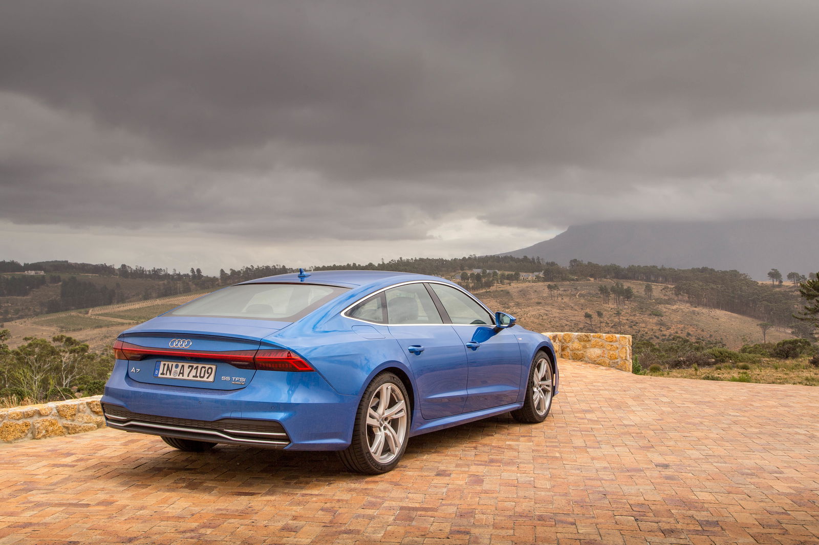 Here's What Life Was Like With A Supercharged Jaguar F-Type R V8