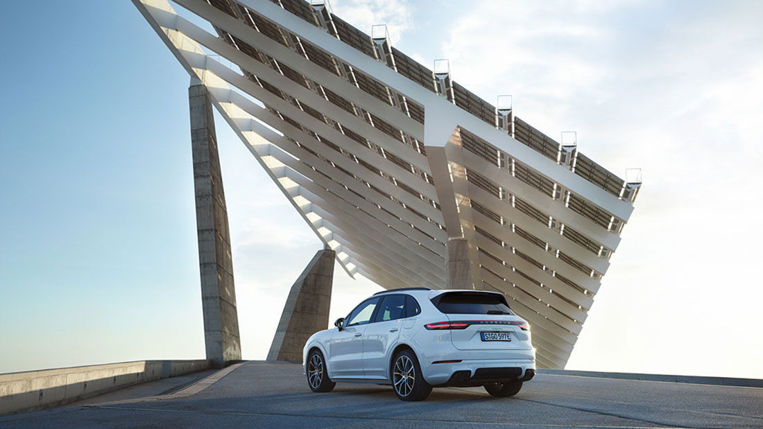 The 918-Inspired Porsche Cayenne E-Hybrid Is Quicker Than You Might Think