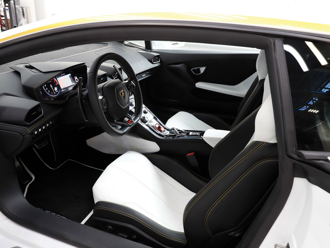 Holy Cow: The Pope's RWD Lamborghini Huracan Is Up For Auction
