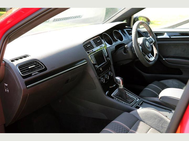 This Used VW Golf GTI Clubsport Has Already Shed £10k