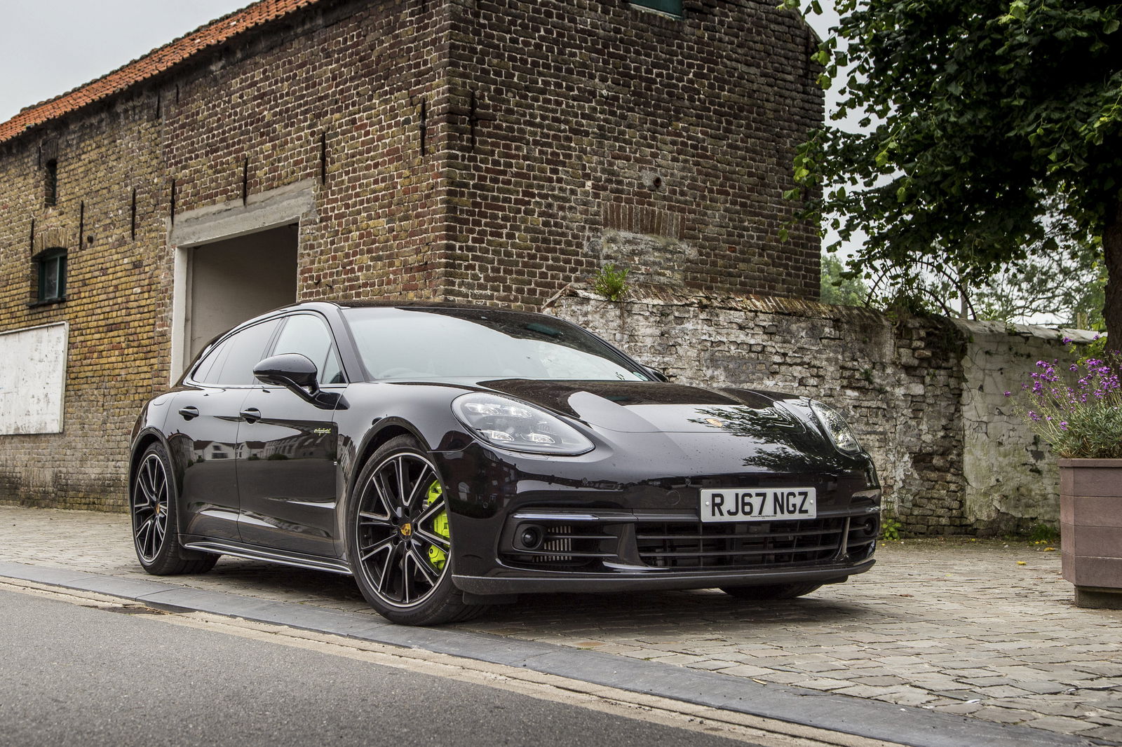 Porsche Panamera Sport Turismo Review: The Wagon Hero That Shouldn't Exist