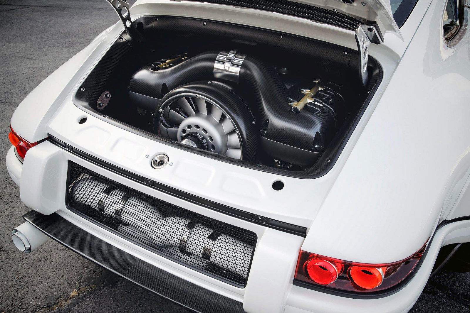 Singer Has Revealed An Exquisite Lightweight 911 With A 500bhp Air-Cooled Flat-Six