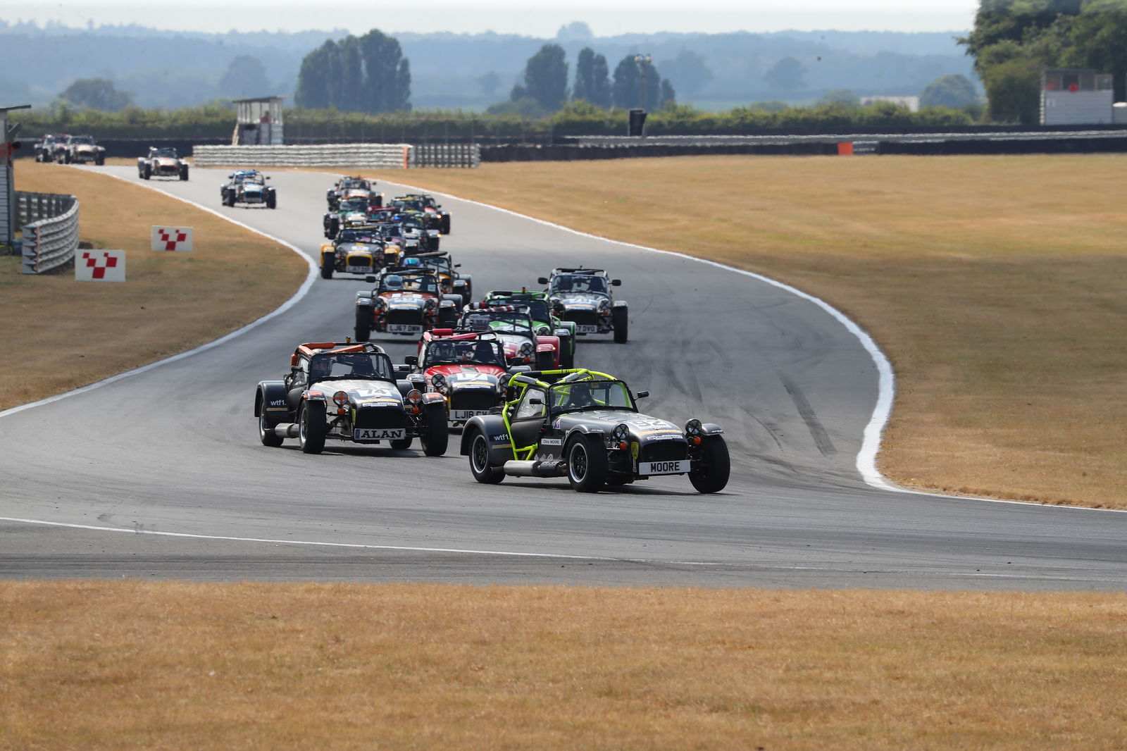I'm in there somewhere... (Image via Snappyracers.com)