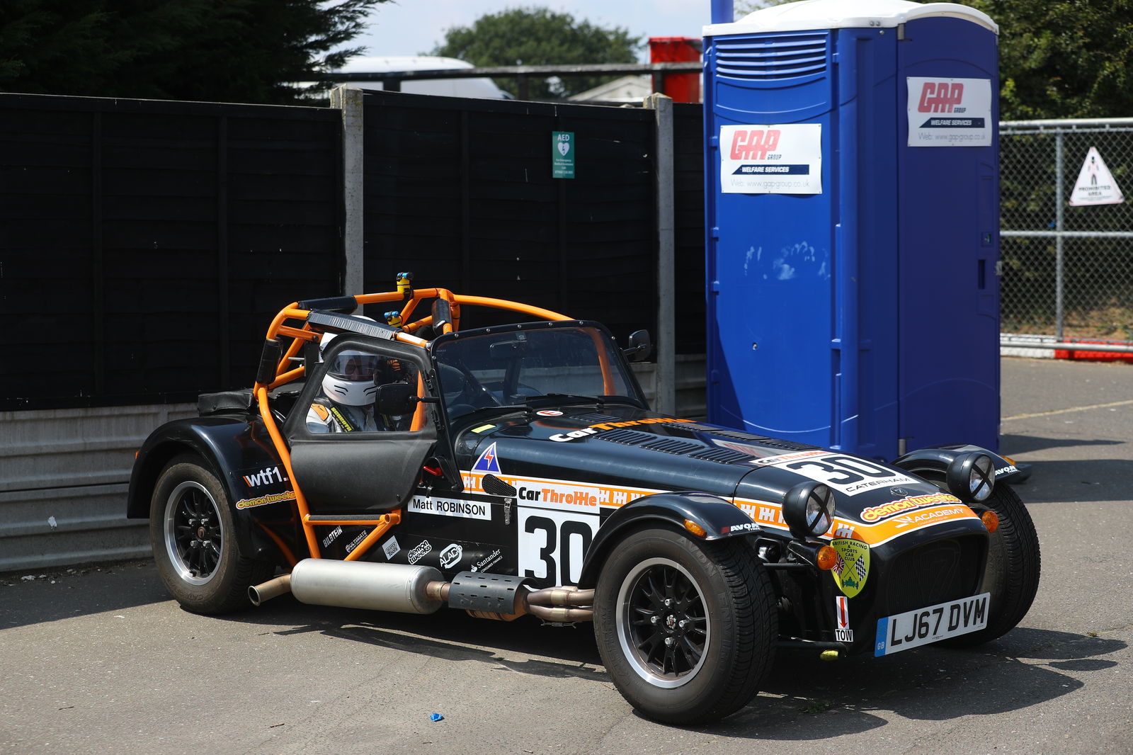 To add insult to (self-inflicted) injury, the slot for 21st in the assembly area is next to a portaloo... (Image via Snappyracers.com)