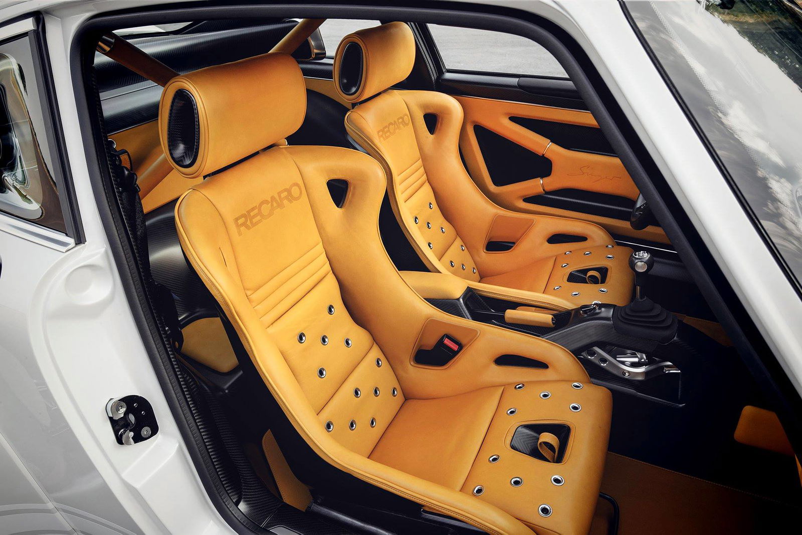 Singer Has Revealed An Exquisite Lightweight 911 With A 500bhp Air-Cooled Flat-Six