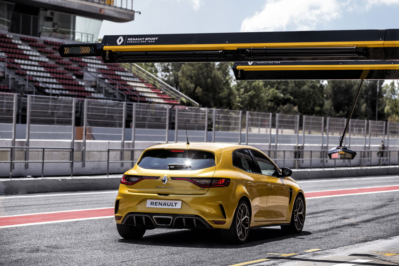 The 296bhp Renault Megane RS Trophy Is Here To (Probably) Conquer The 'Ring